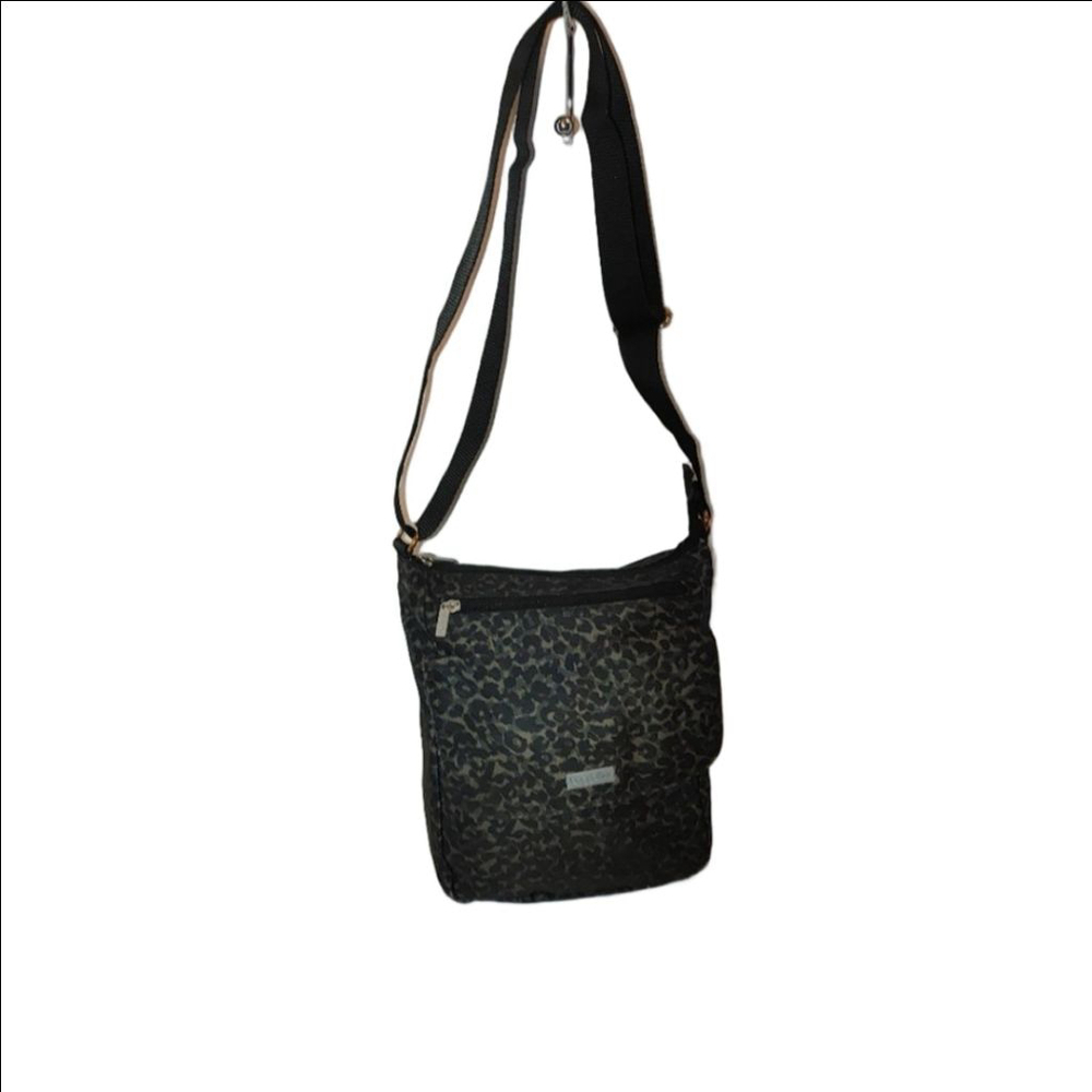 Baggallini Pocket Town Bagg Crossbody in Leopard Print